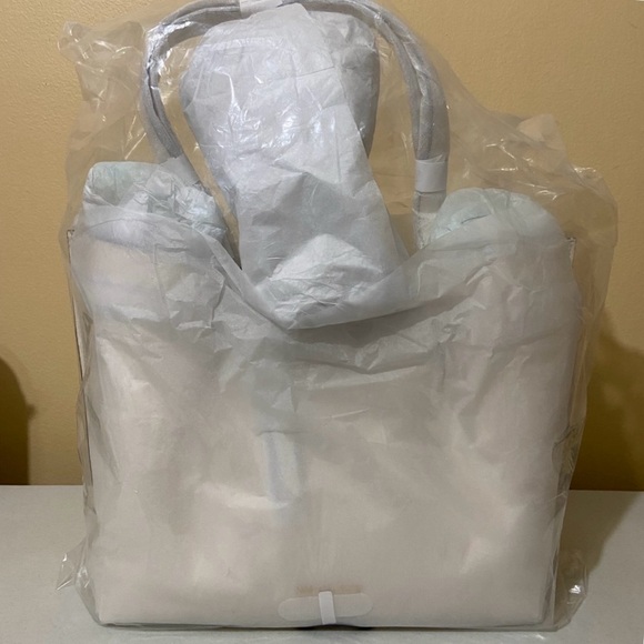 NWT Michael Kors Light Cream Emilia Tote & Jet Set Travel Phone Case - Picture 6 of 12